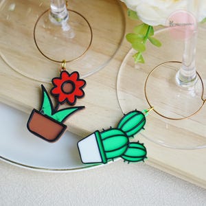 Pingentes decorativos para taças de vinho com flores impressas em 3D, pingentes de vidro com tema de plantas, anéis de taças de vinho com tema de jardim, pingentes de taças de vinho douradas, presente para amantes de vinho