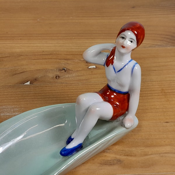 Bathing beauty, flapper girl on an oyster shell, pin dish