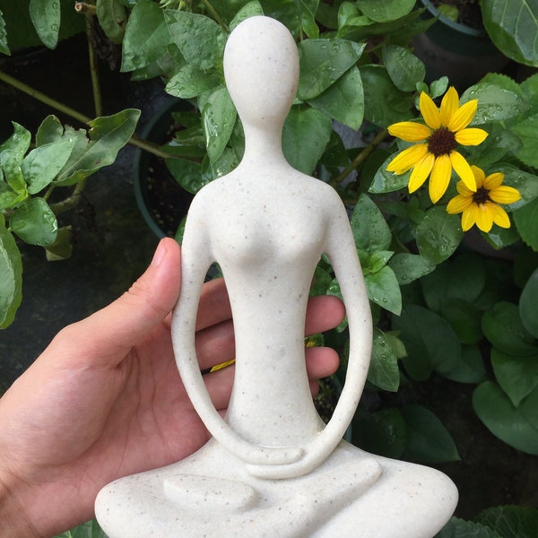 Femme méditant Yoga Femme Figurine Yoga Lady Statue Résine Fille Sculpture Méditer Self Love Statue SVG Figurine Tableau de bord Décoration