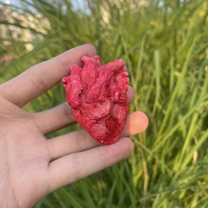 Heart Statue Resin Heart Figurine Heart Statue Heart Pendant Heart Decor Heart Sculptures Punk Accessories Desktop Collection Heart Figurine