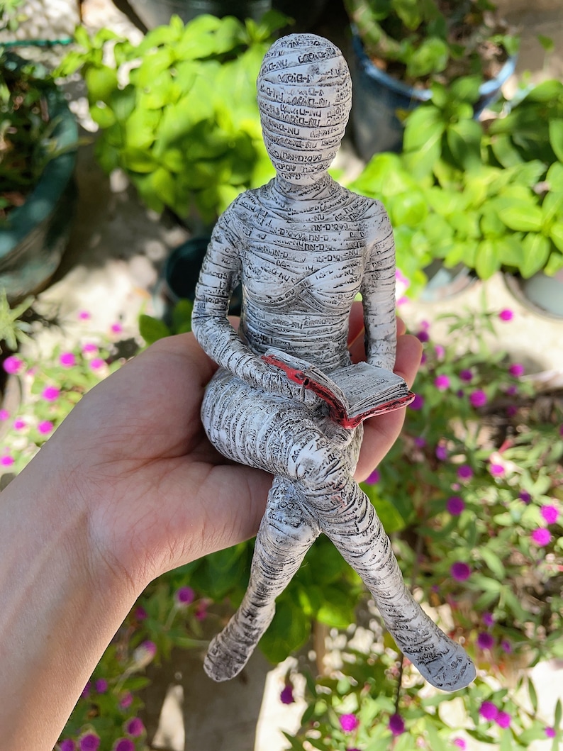 Reading Woman Statue Resin Bookshelf Decor Abstract Woman Sculptures