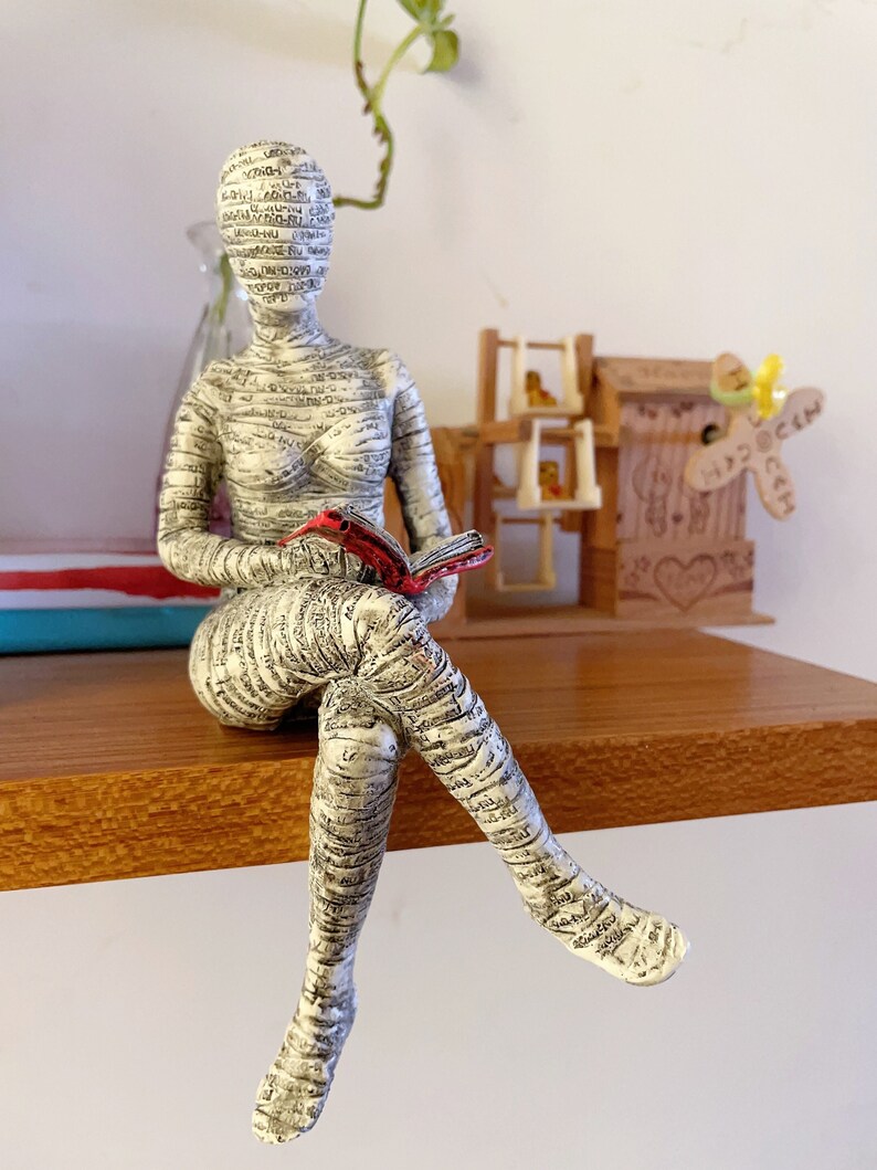 Reading Woman Statue Resin Bookshelf Decor Abstract Woman Sculptures