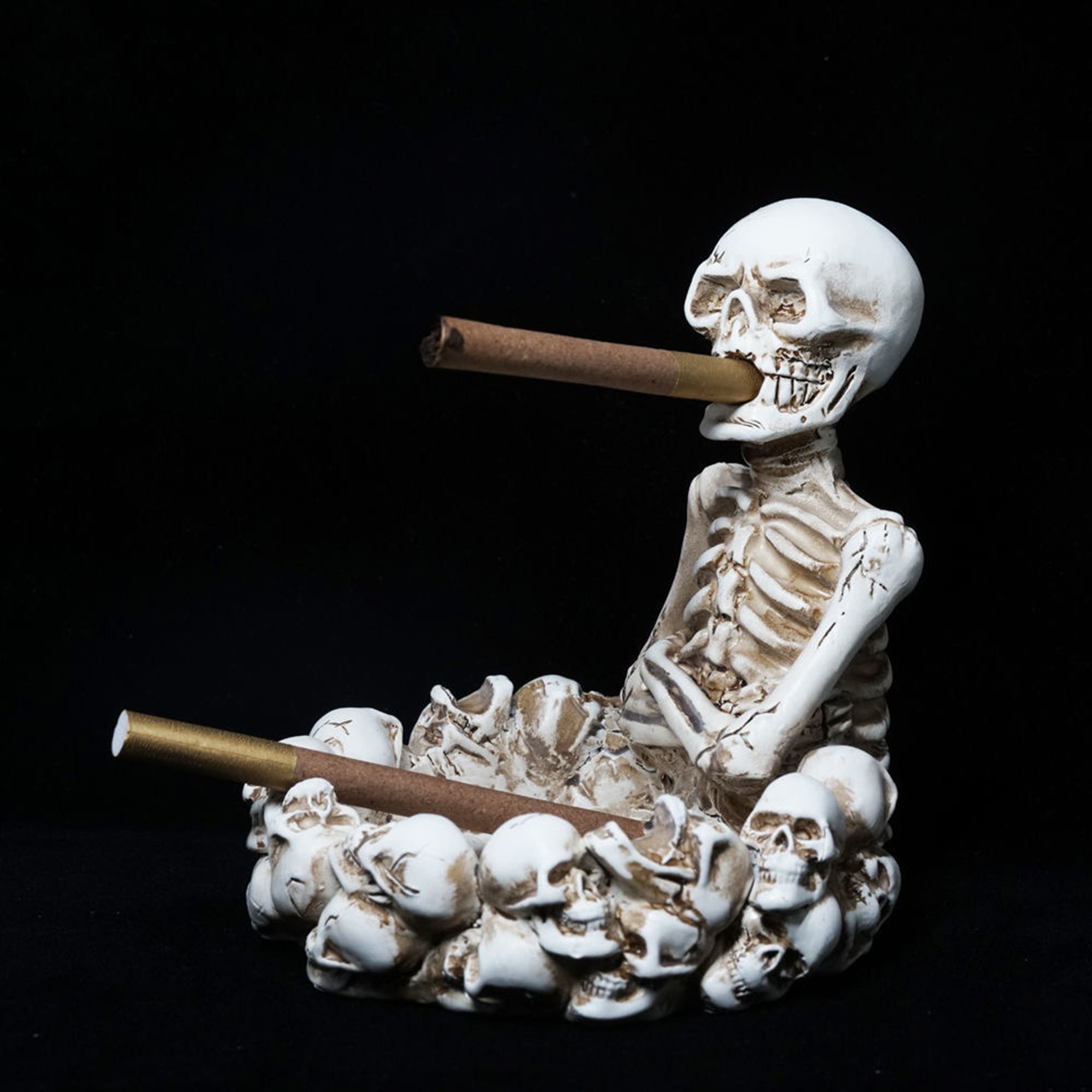 Skelett Kunst Aschenbecher / Resin Aschenbecher / Resin Skulptur zum Rauchen  - .de