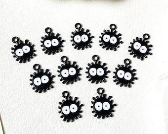 10 breloques lutin de suie noire avec de grands yeux pour boucles d'oreilles ou bracelets, breloques boule de poussière anime mignonne pour la fabrication de bijoux à bricoler soi-même