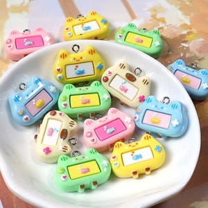 10 pcs Kawaii Gamer Charms, Cute Virtual Pet Pendant, DIY Jewelry Making, Pastel Gaming Charm, Retro Toy Keychain
