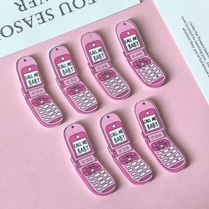 12 colgantes para teléfono con la frase "Llámame Bebé": colgantes rosas para aretes, bisutería, manualidades Y2K, scrapbooking y proyectos DIY.