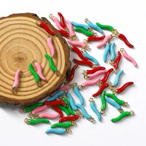 10 pieces of mixed color chili pepper food alloy charms for jewelry making