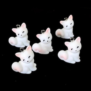 10 stuks kawaii witte kat bedels met roze details, schattige dierenhanger voor oorbellen, hars kitty bedel voor sieraden maken