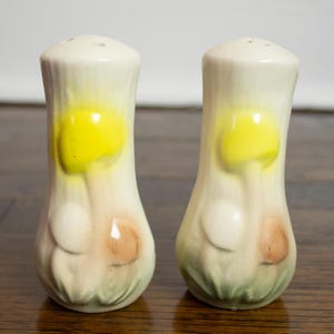 Vintage Ceramic 70s Arnel&#39;s Mushroom Salt & Pepper Shaker Set