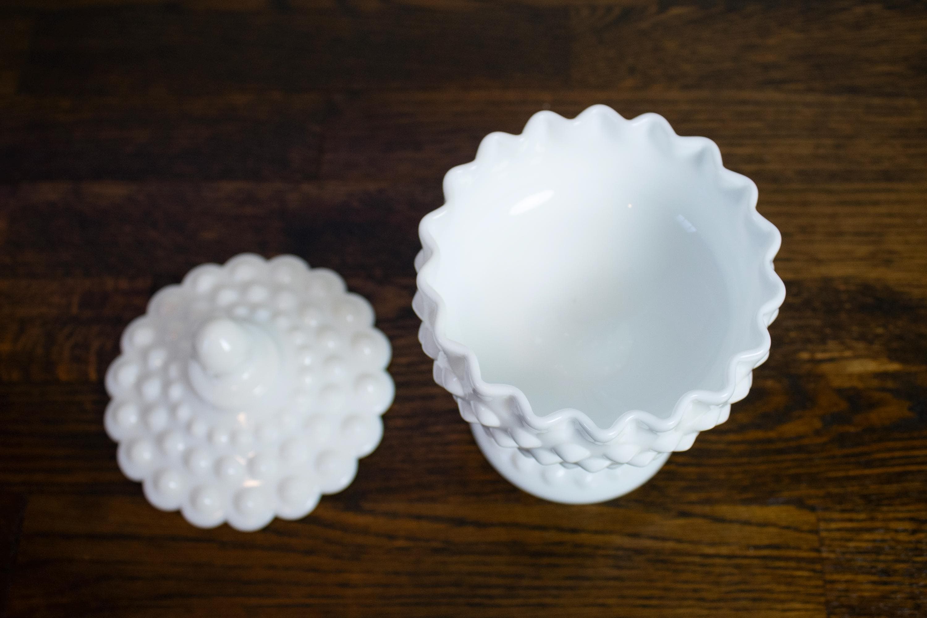 フェントン蓋付きミルクガラス ヴィンテージ フェントン ミルクガラス ホブネイル クリンプエッジ