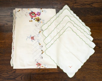 Vintage Embroidery Broderie Tablecloth & 5 Matching Napkins