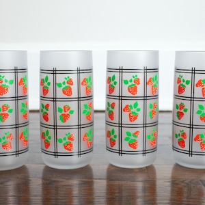 Vintage Anchor Hocking Frosted Strawberry Drinking Glasses Tumblers Set of 4