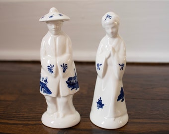 Vintage saule bleu salière et poivrière figuratif homme et femme asiatiques Churchill Angleterre