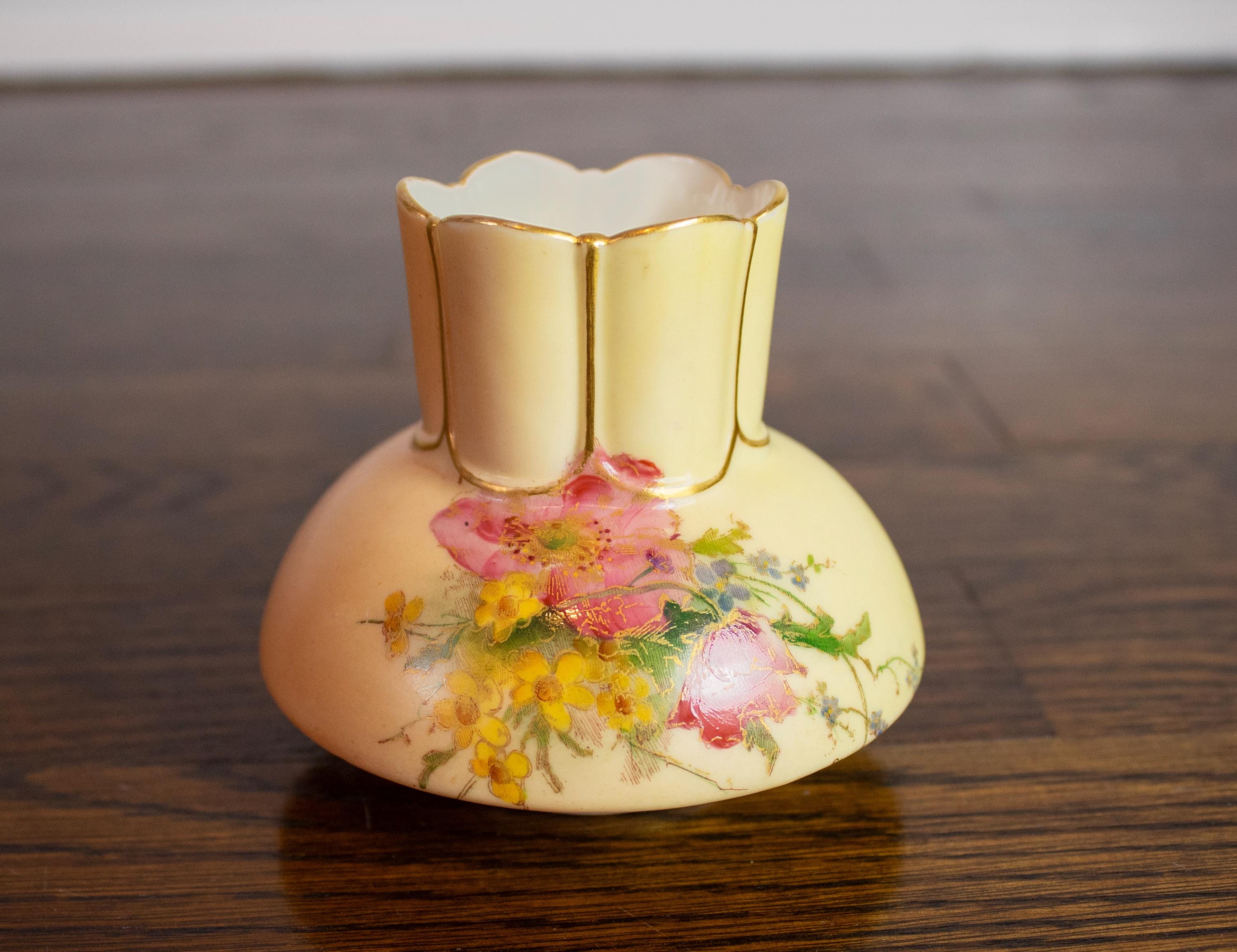 Royal worcester hand painted vases - Etsy 日本 Royal worcester hand painted vases - Etsy 日本
