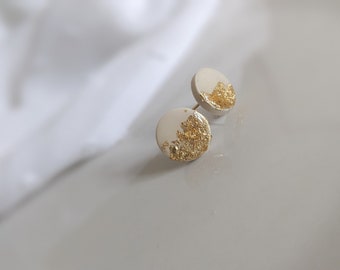 Earring plug round | Minimalist jewelry | Minimalist earrings | Clay Earrings | Cream Earrings | Earrings gold beige