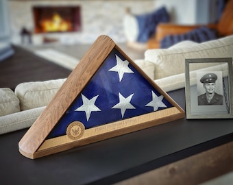 Valnötsflaggfodral, tillverkat i USA - Personlig minneslåda med valnötsflagg för en 1,5 x 27,5 cm begravning eller minneslåda för veteraner i USA