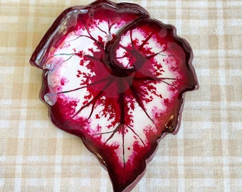 Begonia plant trinket tray, red and white begonia aphrodite, plant lover jewelry dish, clay hand painted dish, ring dish, plant home decor