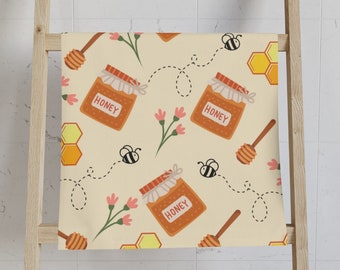 Honey Bee Pattern Kitchen Hand Towel | Housewarming Gift | Rosh Hashanah Towel | Modern Judaica | Jewish Holiday Home Decor