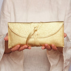 Goldhochzeit Clutch goldene Abendunterarmtasche Geldbörse Goldfarbene Leder-Clutch Hochzeitstasche Bild 1