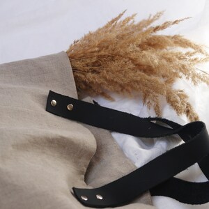 Simple linen handbag with leather details