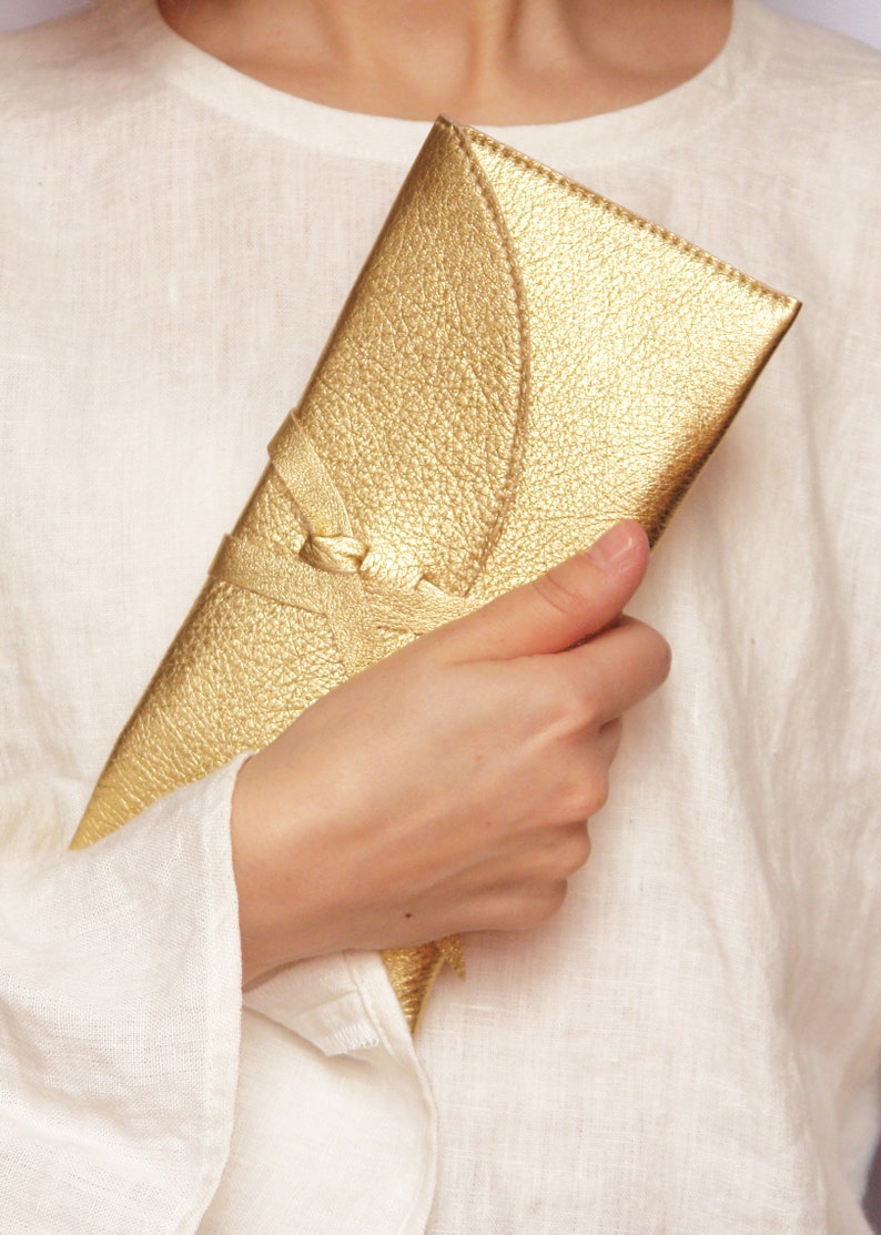 Goldhochzeit Clutch goldene Abendunterarmtasche Geldbörse Goldfarbene Leder-Clutch Hochzeitstasche Bild 4