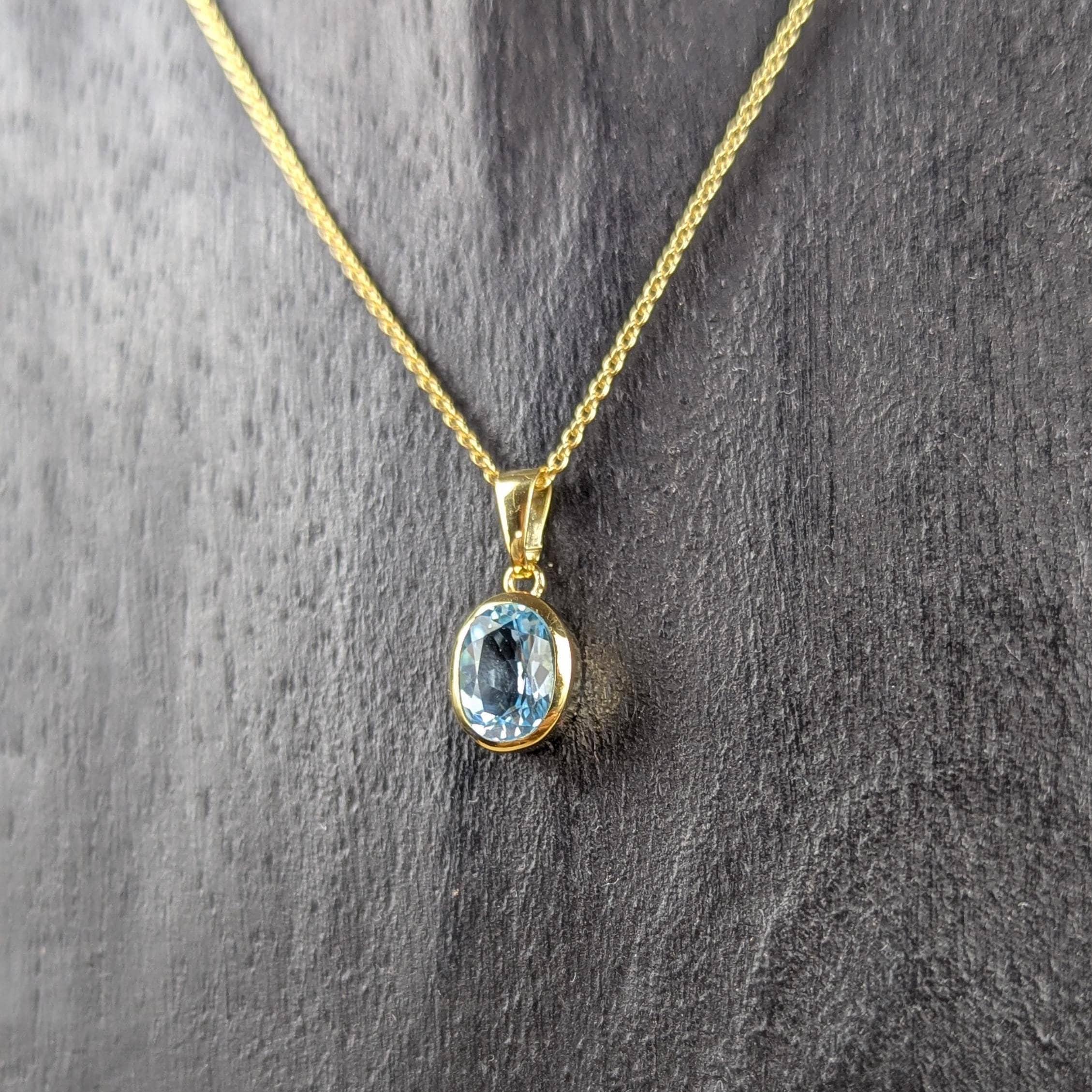 Elegant necklace with blue topaz - real silver / noble gold-plated -| Chain with blue topaz pendant - gold-plated - CHARMING