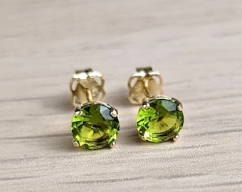 Stud earrings -real gold 585- with peridot zirconia, beautiful | Jewelry - EDEL