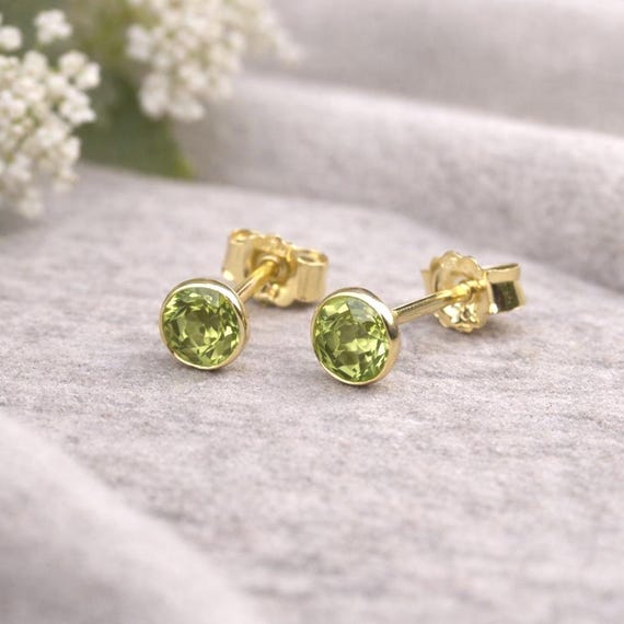 Peridot Ohrstecker Gold 585 – echter Peridot Edelstein zarte Ohrstecker 4,5 mm – minimalistische Gold Ohrringe – Edelsteinschmuck – Geschenk