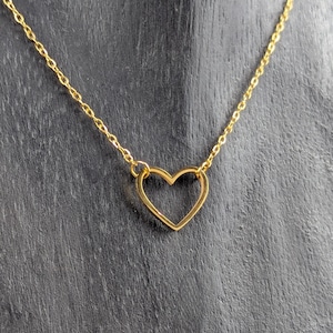 Beautiful golden heart necklace made of stainless steel | Jewelry
