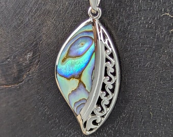 Shimmering abalone pendant in silver, 35 x 15 mm | Abalone pendant - real silver - magical!