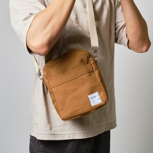Sac à bandoulière de voyage en toile pour homme, mini sac messager de tous les jours, Koala 208 en brun cognac