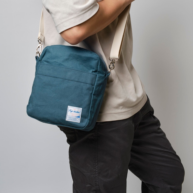 REVERSIBLE CANVAS CROSSBODY BAG