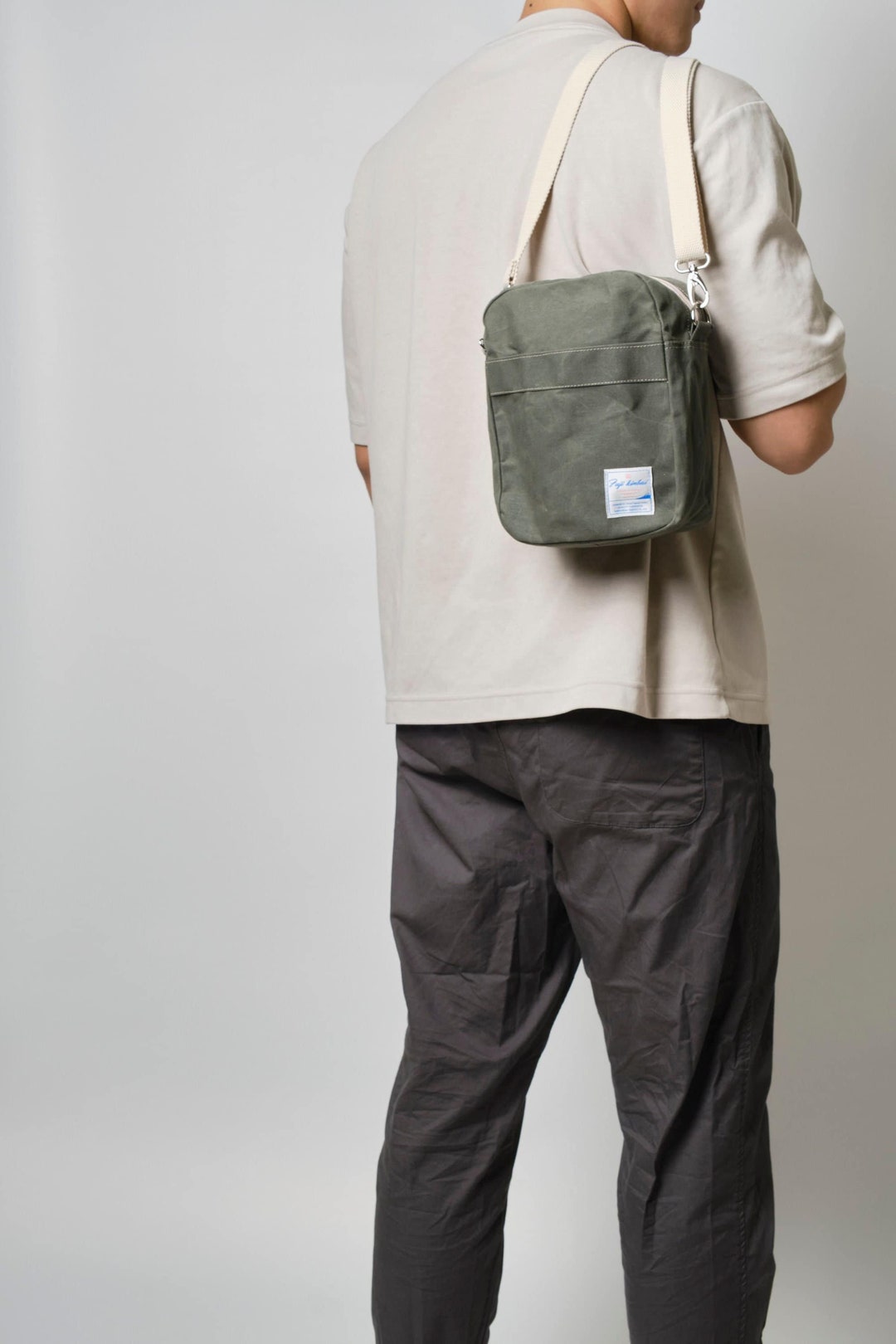 バッグ liju Canvas Sling Bag green il_1080xN.4108171600_lolq.jpg