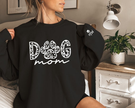 Custom Leopard Dog Mom Sweatshirt, Custom Dog Mom Sweatshirt, Dog Name on Sleeve Hoodie, Dog Mom Gift, Gift For Dog Mom, Dog Mama Crewneck