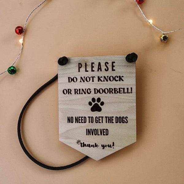 Pawprint Don't Bust o Ring Hardwood Sign | Segno di consegna | Segna di campanello per cani con autista, segnale di portiere per cani per le vacanze