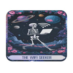 Tapis de souris tarot laïque, tapis de souris squelette cosmique, cadeau de jeu unique, décoration d'astronaute, parfait pour les amateurs de technologie, décoration de bureau, squelette de l'année 2000