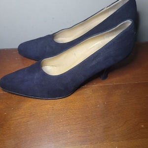 PRADA vintage midnight navy blue suede pumps size 37