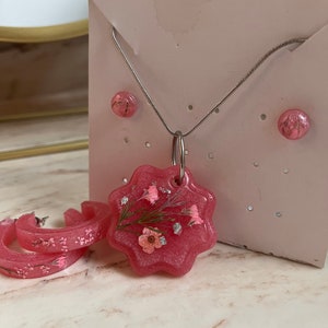 Pink and silver jewelry set