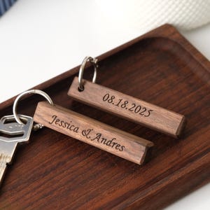 15 Pcs Personalized Wooden Keychain – Wedding Favors, Guest Gifts, Bridesmaid Gift – Custom Engraved Keychain