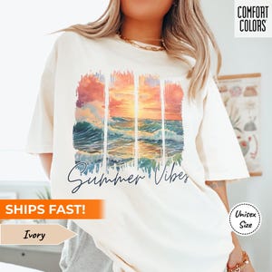Camiseta de verano con atardecer • Camiseta con ambiente playero • Camiseta con colores cómodos • Camiseta de vacaciones de verano • Camiseta de viaje de chicas a juego • Camiseta con vida en el lago • Regalo para maestros imagen 1