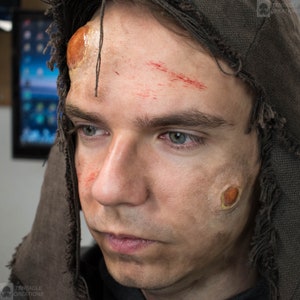 Infected small Cyst Silicone Prosthetic / Cosplay / Halloween / Latex free / SFX Makeup / LARP / trauma