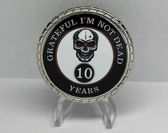 Black & White Skull Grateful I'm Not Dead w/Siam Crystals - Recovery Medallion - Sobriety Milestone - Alcoholics Anonymous