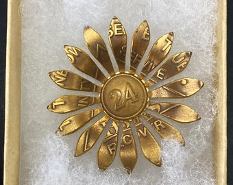 AA Daisy Style Lapel Pin