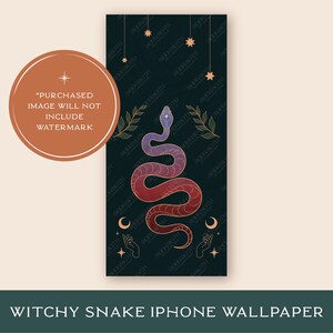 Peut inclure: Un fond d'&eacute;cran de t&eacute;l&eacute;phone bleu fonc&eacute; avec un contour dor&eacute; d'un serpent avec un d&eacute;grad&eacute; de rouge et de violet. Le serpent est entour&eacute; d'&eacute;toiles dor&eacute;es, de lunes et de mains. Le texte "Witchy Snake iPhone Wallpaper" est en bas de l'image.