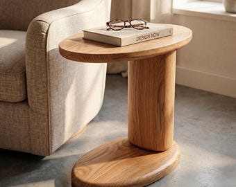 Massief eikenhouten bijzettafel. Ovale bijzettafel. Tafel uit de LUMA-collectie.