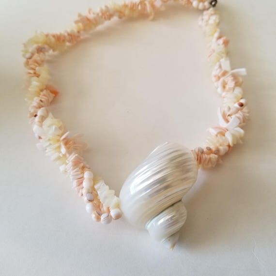 Beautiful Shell Necklace - image 1