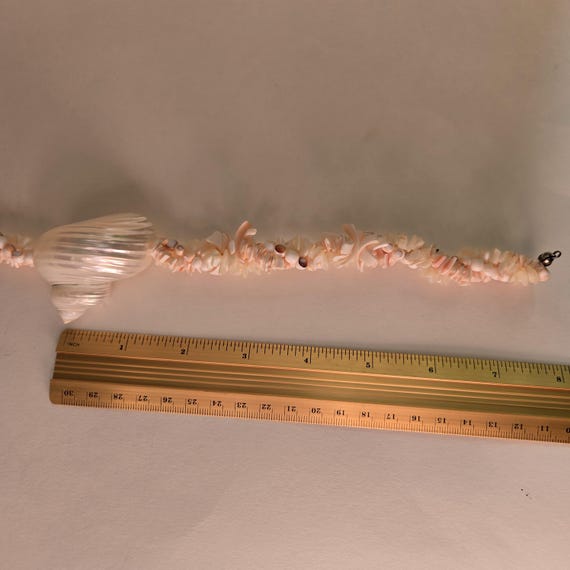 Beautiful Shell Necklace - image 6