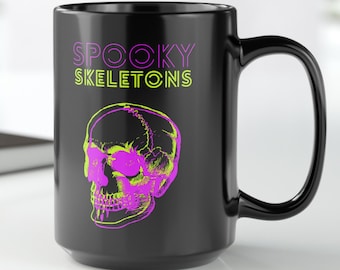 o Dia das Bruxas Caneca de Café | Esqueletos assustadores | Caneca preta, 15 onças | Assustador | Vibrações assustadoras | Néon | Temporada assustadora | Dia das Bruxas | Estilo Gótico | Crânio