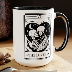 Caneca de café com cartas de tarô The Lovers, Dia dos Namorados, Engraçado, Valoween, Presente de casamento, Noiva assustadora, Whimsigoth, Feriado, Bruxaria Gótica