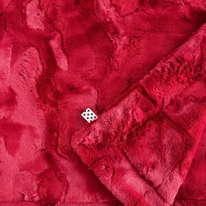 Crimson Red Hide Minky-filt | Lyxig Cuddle Minky | Baby-, småbarns-, barn- och vuxenfilt | Neutral Minky-resefilt